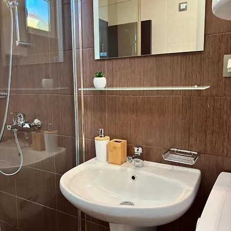 Sunset Deluxe * קושריצה