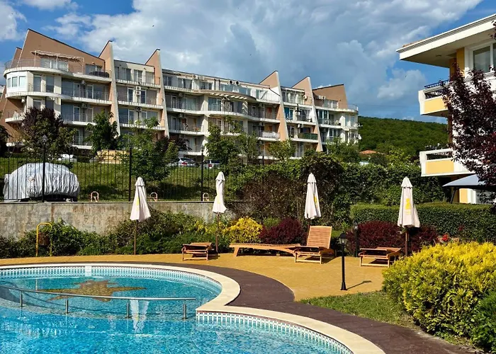 Sunset Deluxe Кошарица